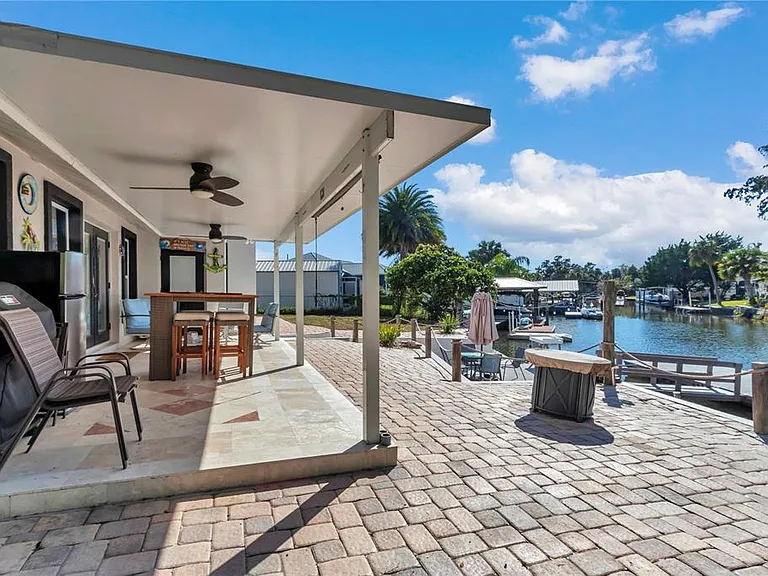 1542 SE Pinwheel Dr — Photo 10