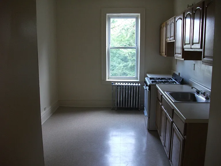 9-15 Chapman Place — Photo 7