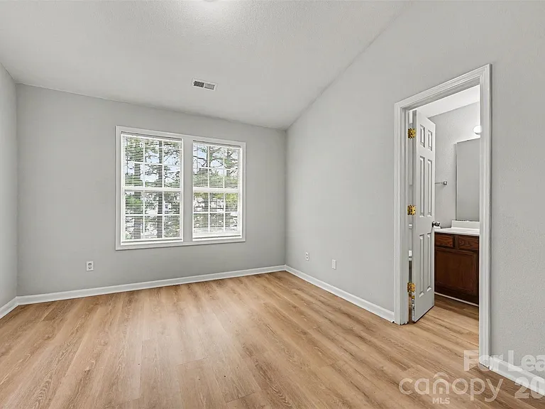 4413 Eaves Ln — Photo 8
