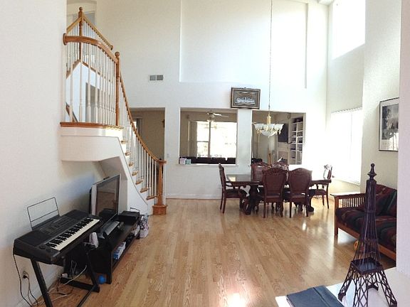 2nd image of 15 Cloe Ct