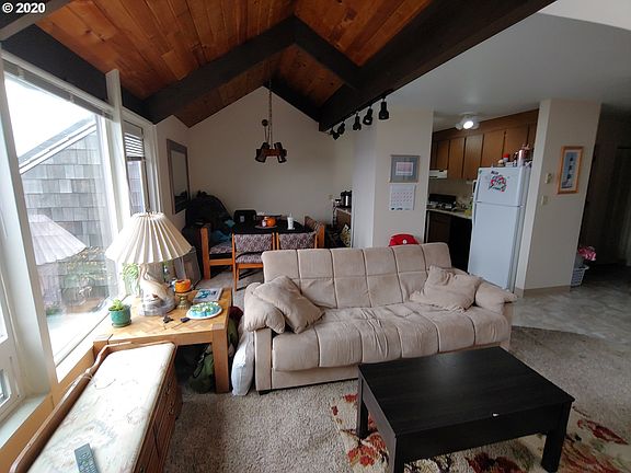 3rd image of 1000 SE Bay Blvd #J-7