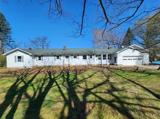 2710 Hershey Rd, Erie, PA 16509