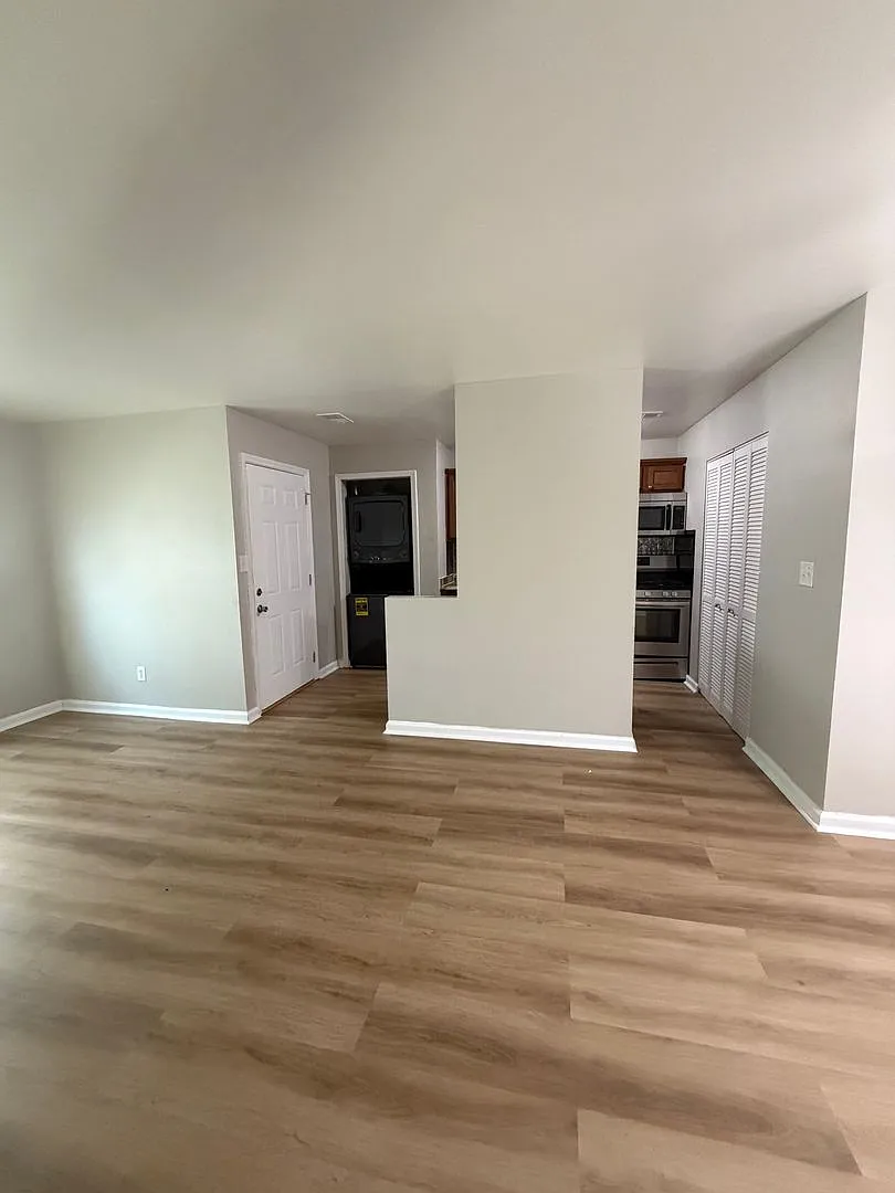 Experience Luxury Living at Bellagio Living II: Modern Apartments in Lawrence, Indiana — Photo 1