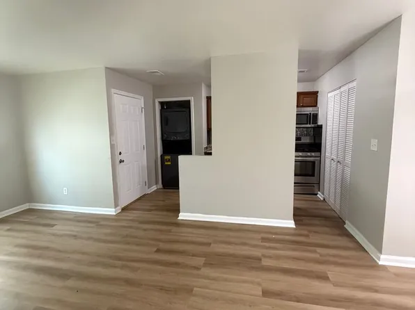 8933 Brigadier Dr Unit B, Indianapolis, IN 46226