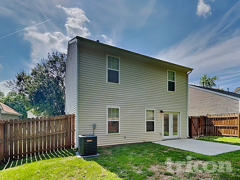 6716 Commack Dr — Photo 17