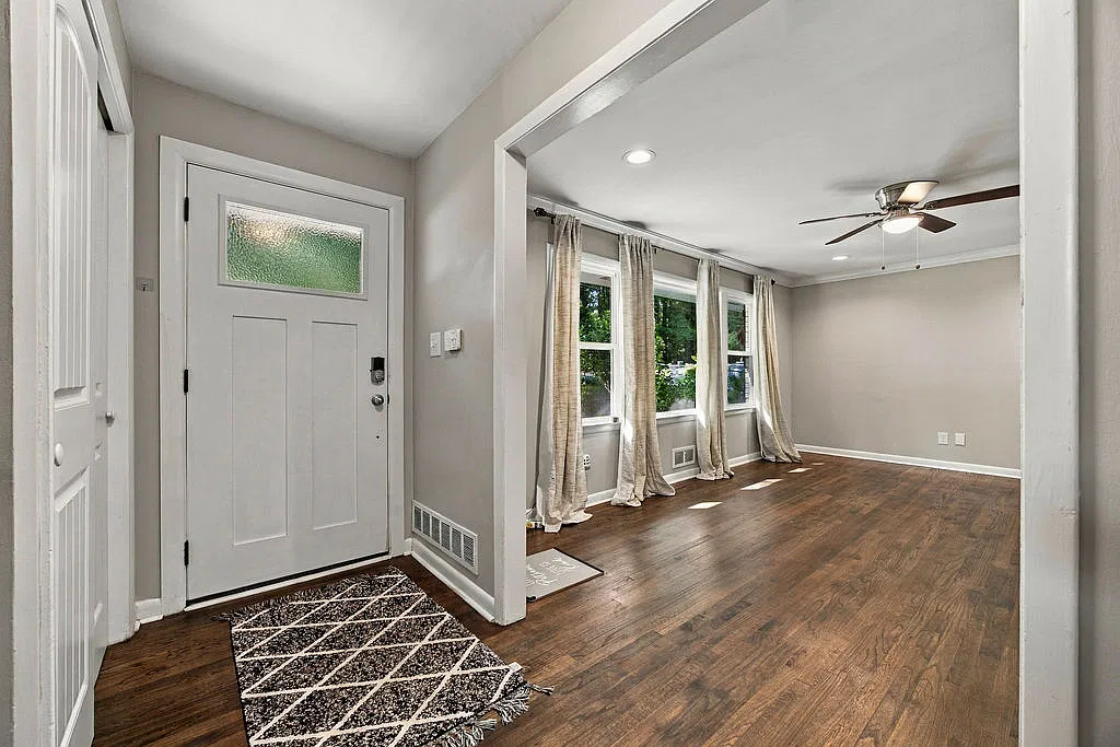 4 bed, 3.5 bath, 1927 sqft, $2,750 — Photo 3