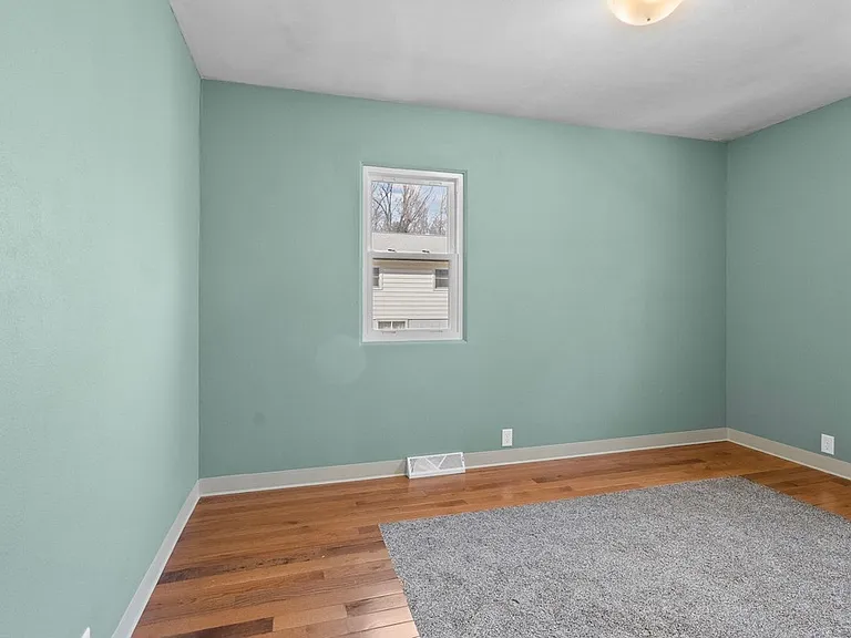 3022 Cottonwood Ln — Photo 12