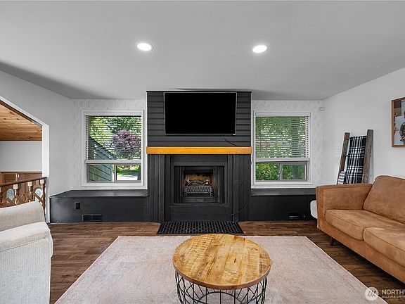 2nd image of 7004 Alderwood Court SE