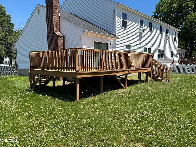 425 Main St — Photo 20