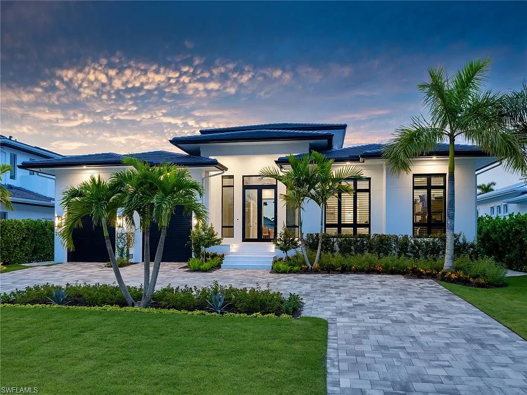 5 bed, 4.5 bath, 3592 sqft, $45,000 — Photo 1