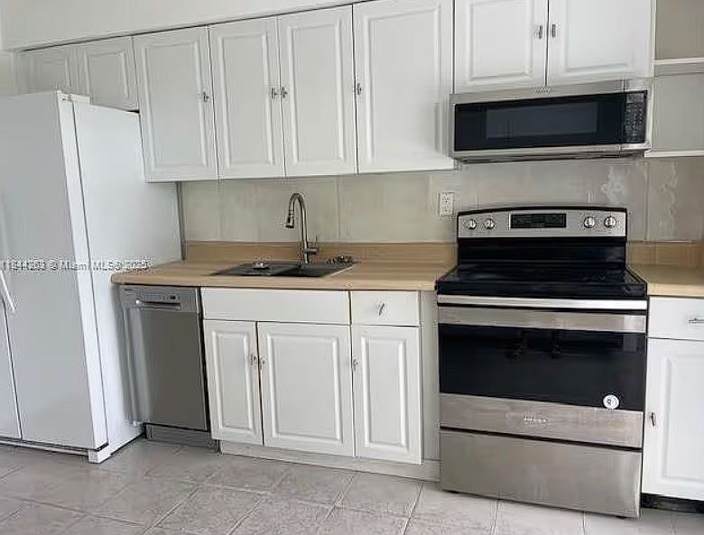 2nd image of 18801 Atlantic Blvd #1