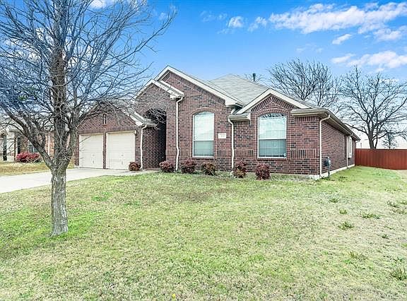 2nd image of 706 Fannin Ln