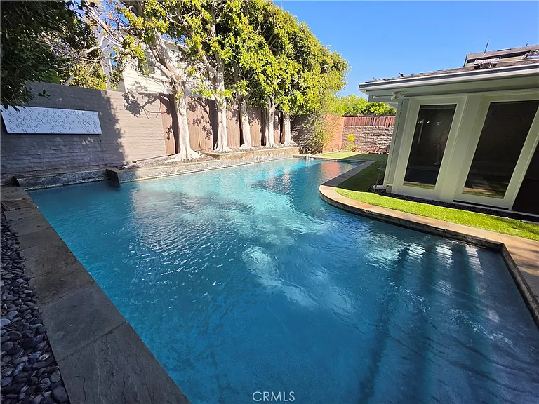 310 S Thurston Ave — Photo 1