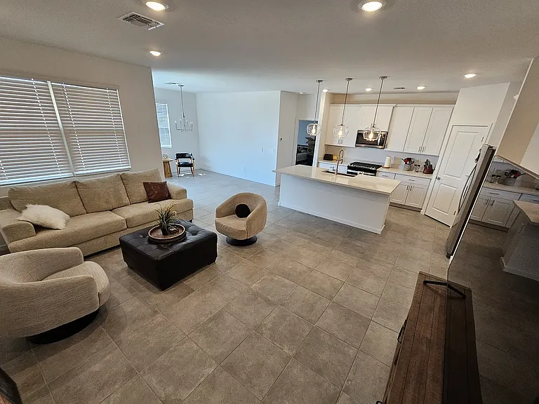 2625 E Rosario Mission Dr — Photo 2