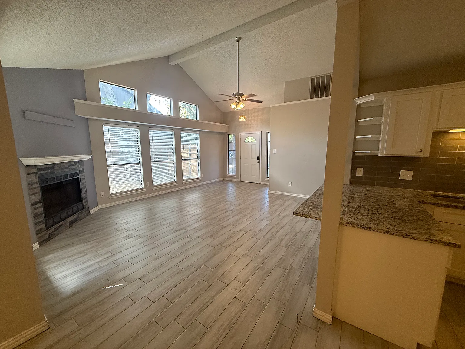 3 bed, 1142 sqft, $1,900 — Photo 3