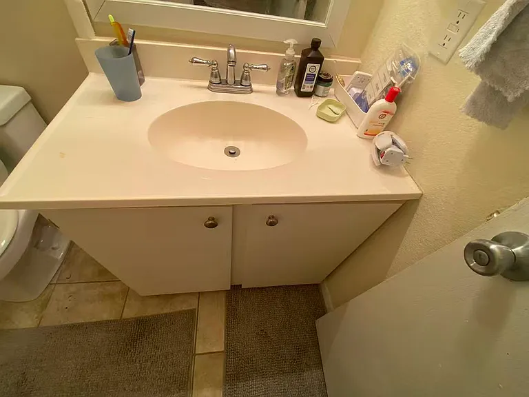 5824 NE 75th St #D107 — Photo 3