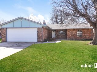 8921 Rambling Rd, Oklahoma City, OK 73132