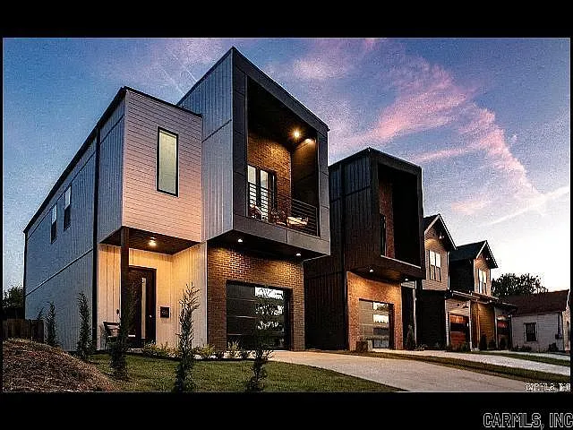 519 E 17th St — Photo 1