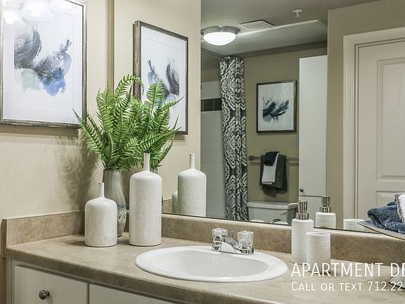 2nd image of 1461 Louisiana St #4087