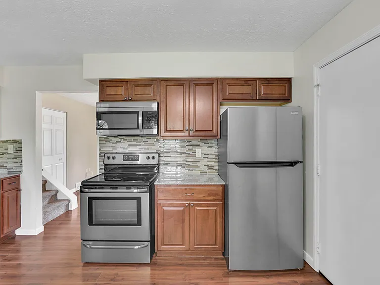 6399 Silverleaf Ave — Photo 8