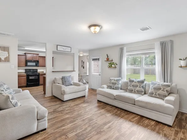 10035 Meadow Mill Forest Ln, Houston, TX 77044