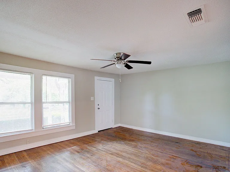 1005 N Buffalo Ave — Photo 6