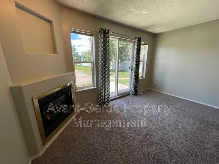 4405 37th St #9 — Photo 5