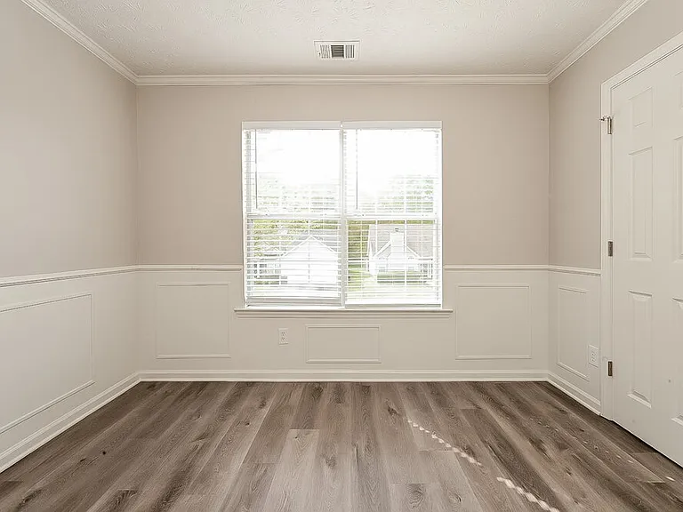 1375 Lafayette Sq — Photo 14