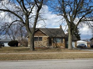 6716 W 88th Pl, Oak Lawn, IL 60453