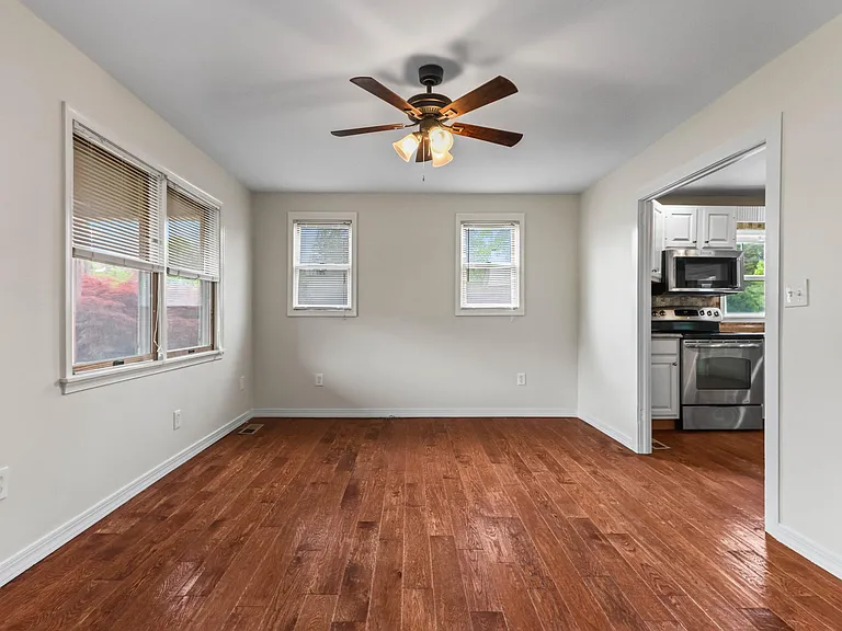 2037 Brown St — Photo 3