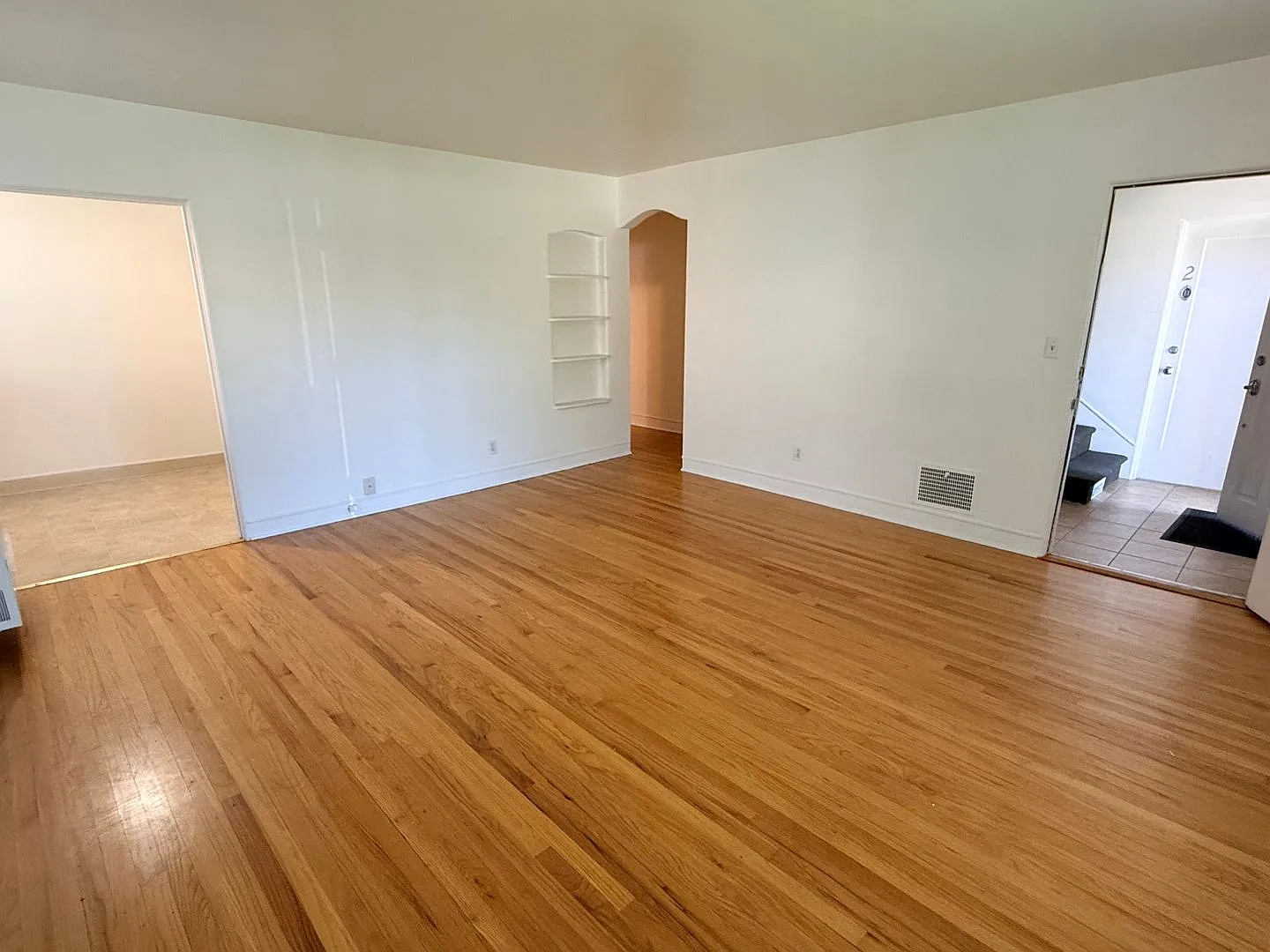 820 S Arlington — Photo 3