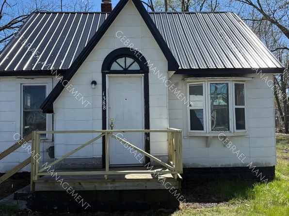 1388 Allen St, Burton, MI 48529