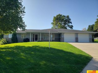 204 E Douglas St, Coleridge, NE 68727