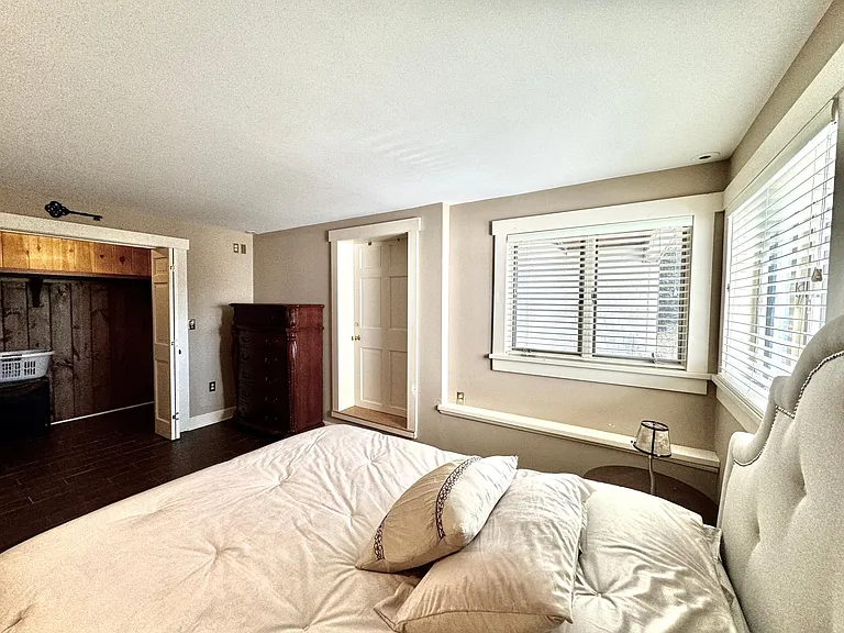 315 Bayview St — Photo 65