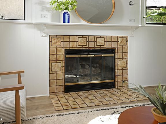 4th image of 652 Pioneer Dr