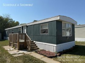 2737 W Washington Ctr