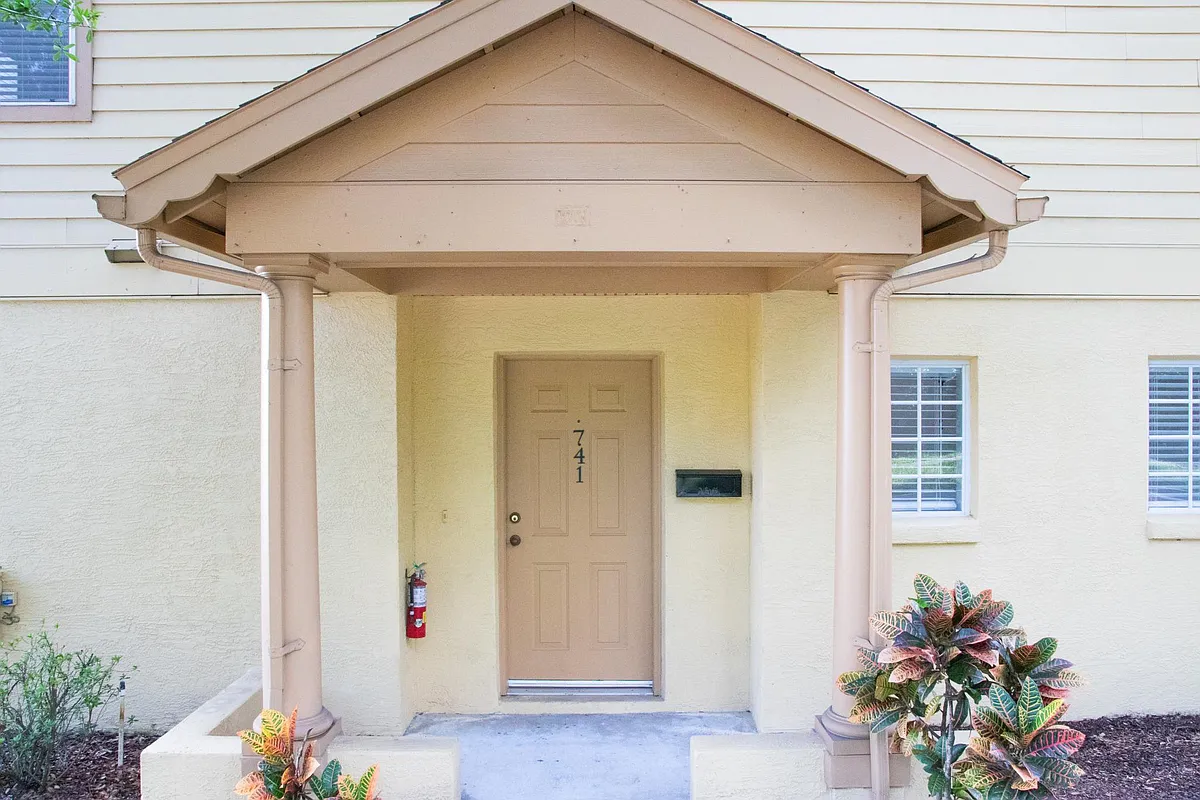 Front Entrance - 741 E Lime St