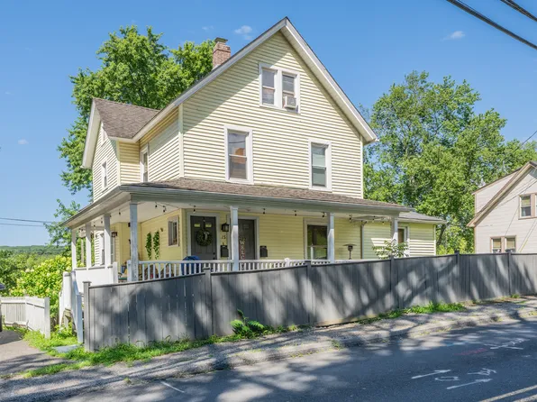 15 Wellsville Avenue, New Milford, CT 06776