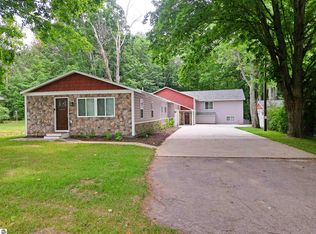 10393 Diamond Park Rd, Interlochen, MI 49643