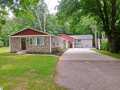 10393 Diamond Park Rd, Interlochen, MI, 49643