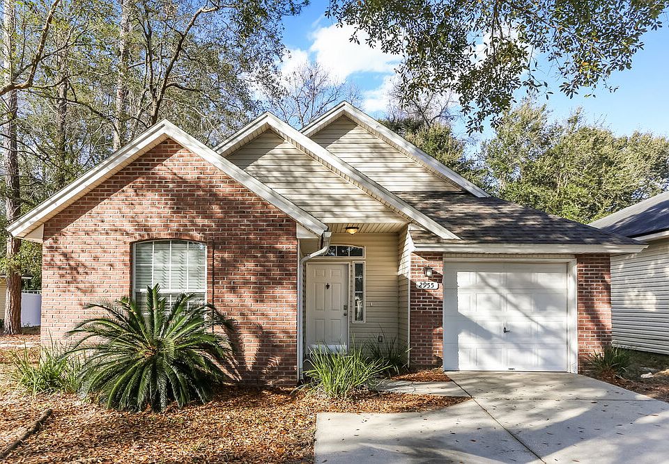 1st image of 2955 Centerwood Dr N