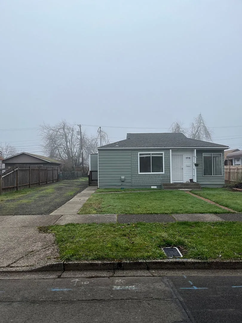 1719 G St photo 1
