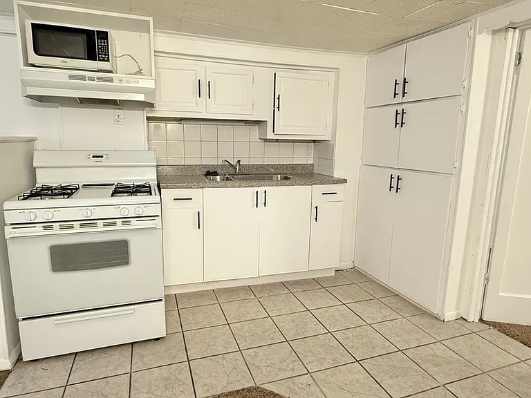925 S Wilson Ave #3 — Photo 8