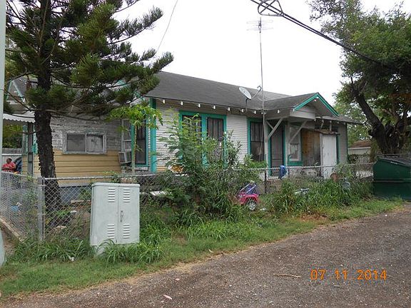 2nd image of 1134 E 8th St