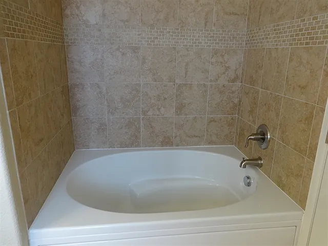 4807 N Halifax St — Photo 9