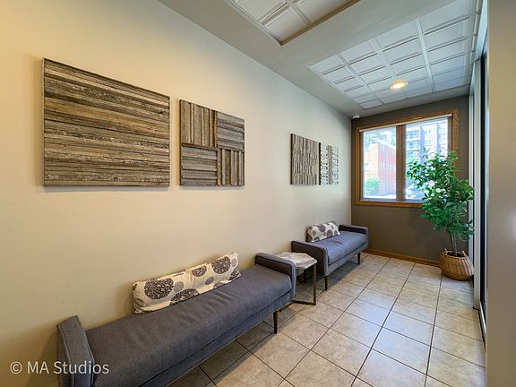 4th image of 1325 Perry St APT 402
