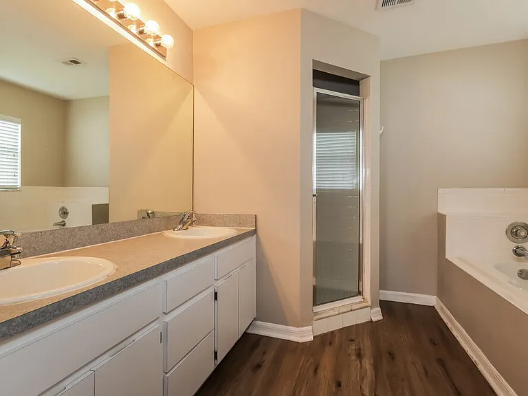 219 Lookout Dr — Photo 11
