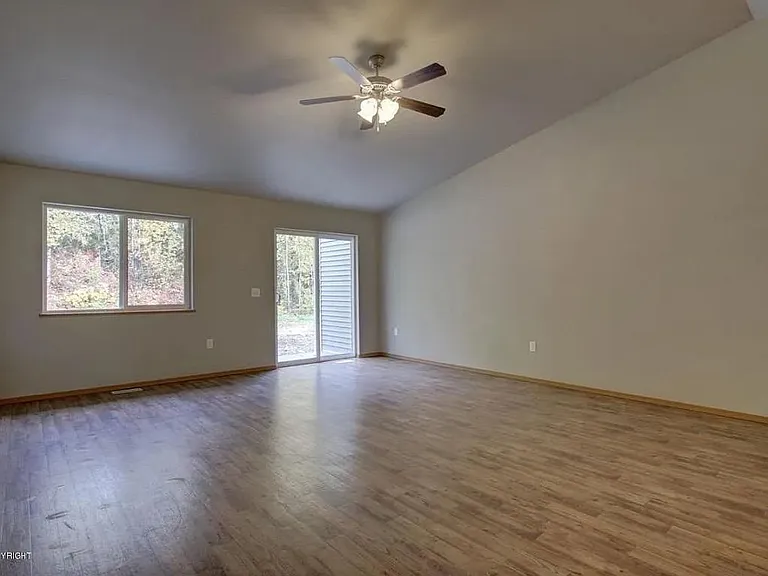 1121 E Dellwood St — Photo 3