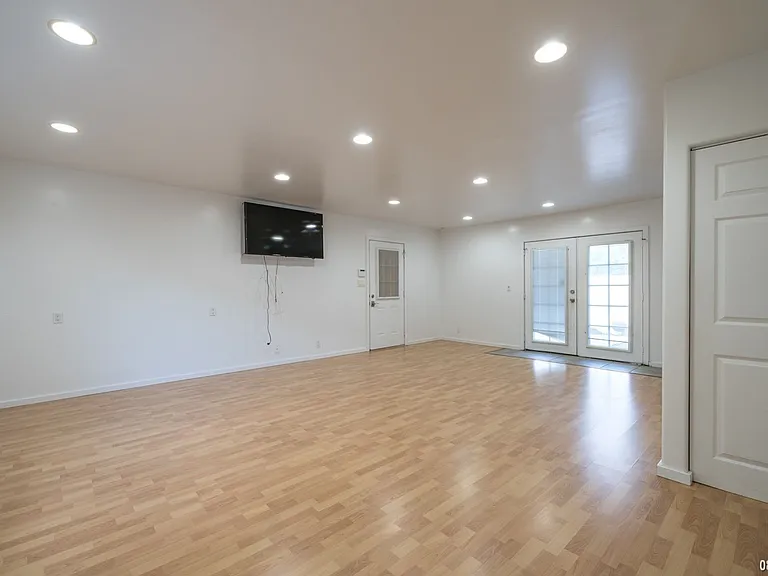 910 Neal Ave — Photo 9
