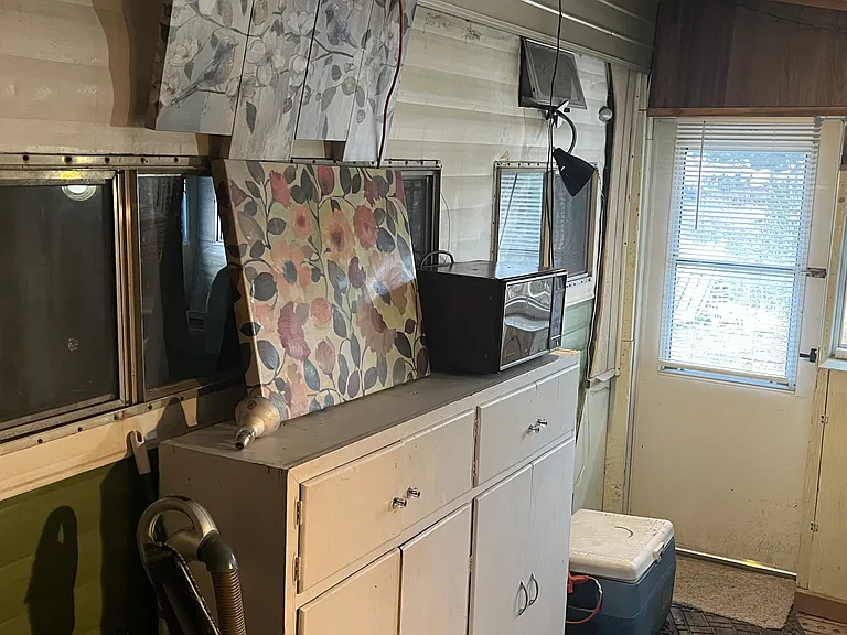 9B Trailer W — Photo 22